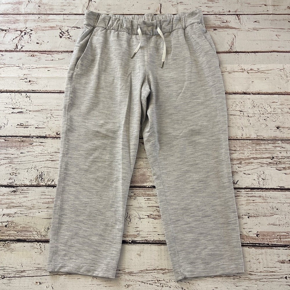 Lululemon On The Fly Crop Pants Women's Size 1 We Are From Space Cozy Active‎